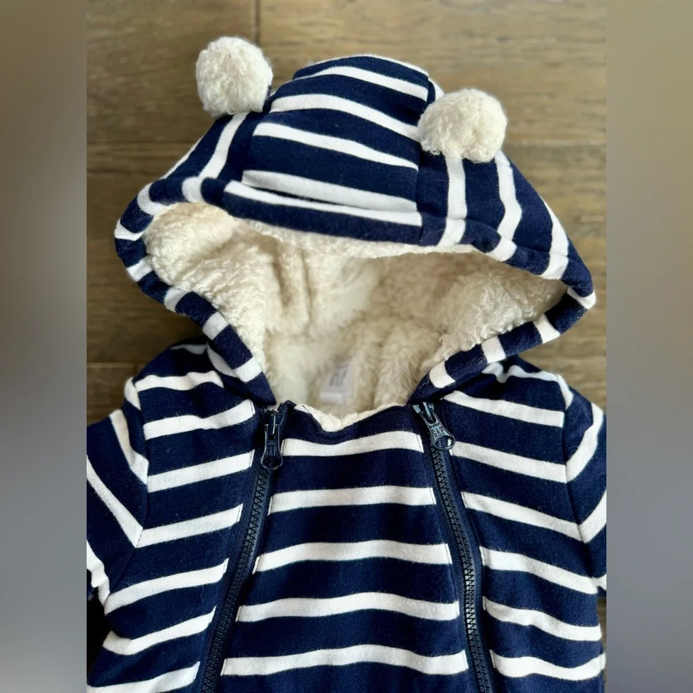 Baby Gap Sherpa Hoodie One Piece Striped Bear Snowsuit 🐻 6-12 months